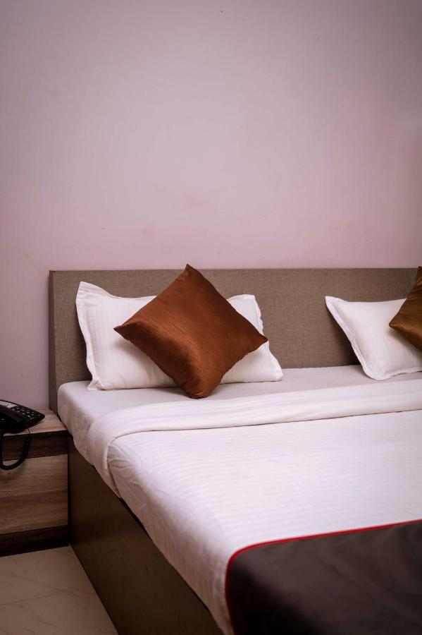 Hotel Gs Residency Guwahati Esterno foto
