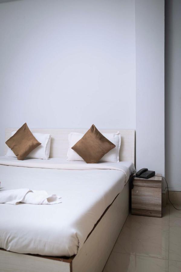 Hotel Gs Residency Guwahati Esterno foto